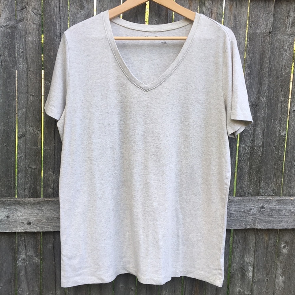 Eddie Bauer V-neck T-shirt size 2 XL Cream Heather